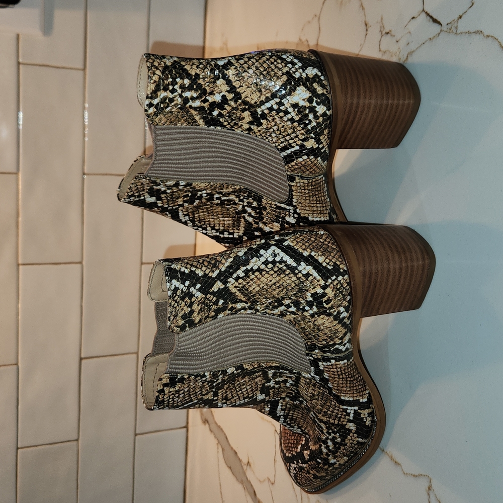vince camuto boots snakeskin